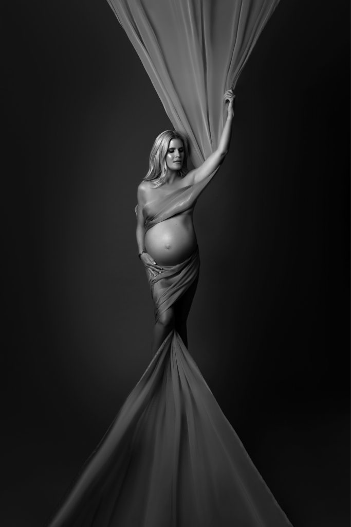 Lil One Photography - Maternity portraits