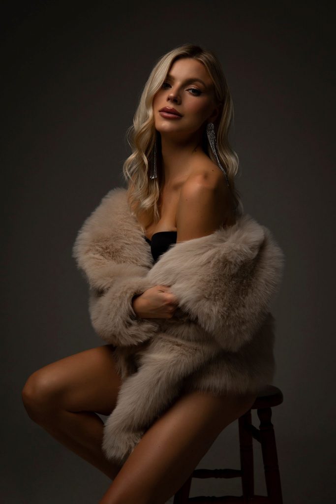 Lil One Photography – Love Yourself glamour and boudoir portraits