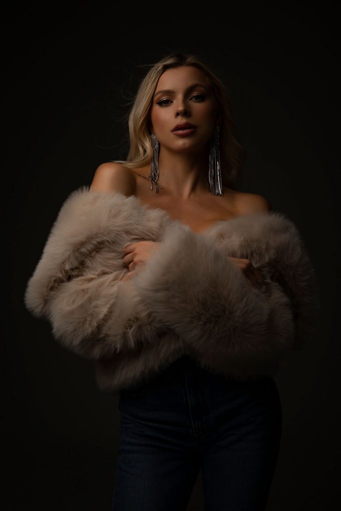 Lil One Photography – Love Yourself glamour and boudoir portraits