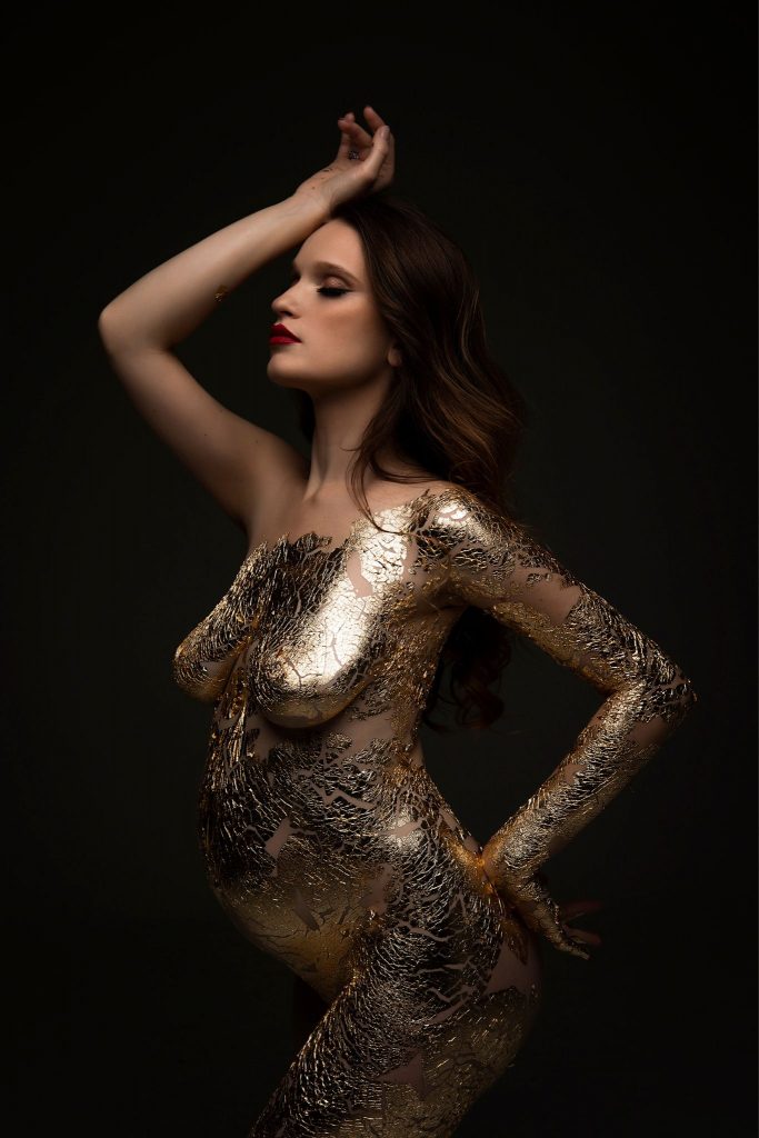 Lil One Photography - Maternity Gold Leaf Foil 